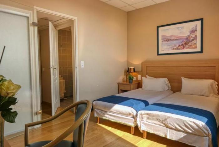 Cit'hotel Le Louvre Hotel 3*