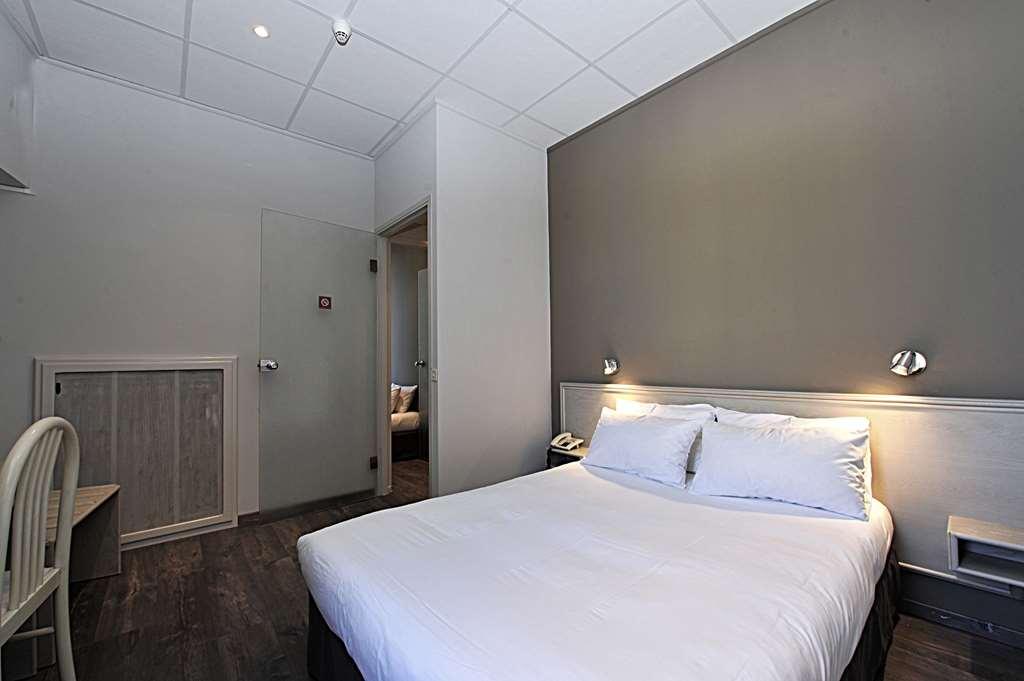 Cit'hotel Le Louvre Hotel